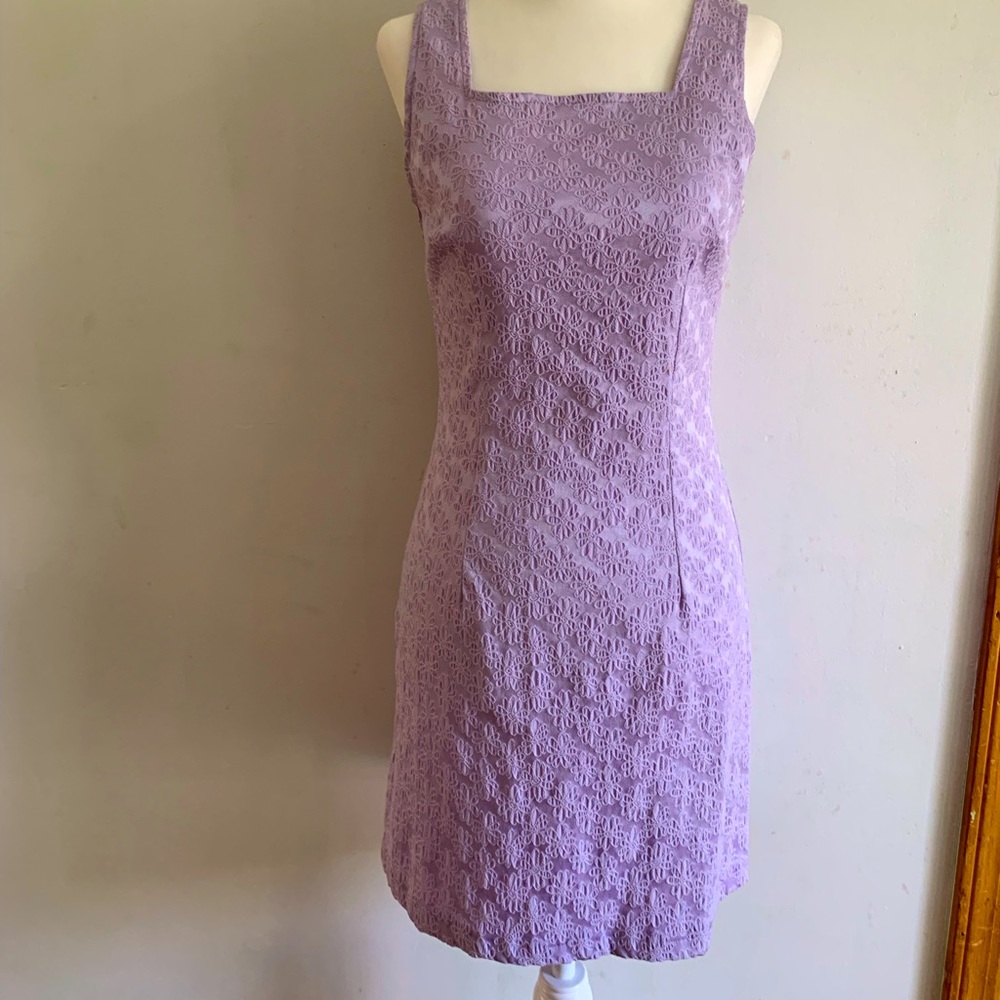 Elegant mid-length lilac dress with flowers